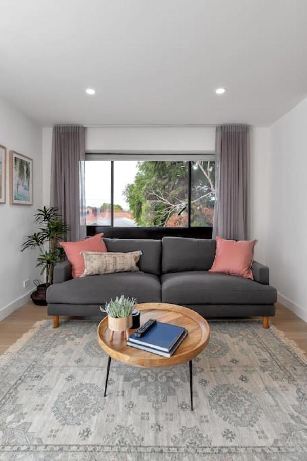 Mint At Sea Mist West Apartment